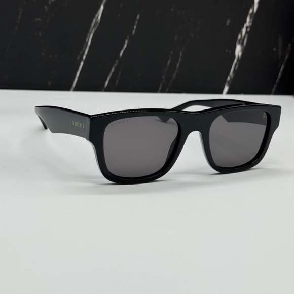 NEW GUCCI GG1427S 001 UNISEX SUNGLASSES GUCCI GG 1427S 001 BLACK GREY EYEWEAR - Picture 12 of 16